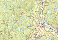 Kart som viser beliggenheten av plassen, omtrent 9 kilometer vest for Hokksund.