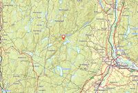 Kart som viser beliggenheten av plassen, omtrent 9 kilometer vest for Hokksund.