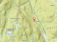 Kart som viser beliggenheten av Ristvetsetra i Bråkedalen, øst for Stabbetjernåsen og Ristvetseteråsen og vest for Hafella.