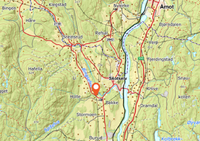 Kart som viser beliggenheten av plassen omtrent 1,5 kilometer sørvest for Skotselv