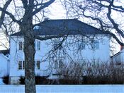 Kiøsterudgården gjenfinnes i Pikene på broen og flere andre av Munchs verk. Foto: Stig Rune Pedersen