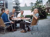 Kilde 1987. Kaffeselskap. Fra v. Elida, Ingmann Mikkelsen (1926-1998), Annar, Anna Frydenberg, Modolf Westli. Foto: Arne Westlie
