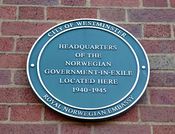 Plakett ved Kingston House ved Hyde Park i London, som forteller at Norges eksilregjering holdt til her. Foto: Stig Rune Pedersen