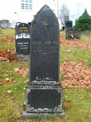 Kirkegården 3 015.JPG