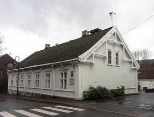 Kirkegata 2 Kongsberg Bergskolen 2013.jpg