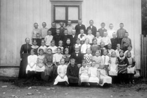 Kirkekretsen skole Veldre 1910.jpg