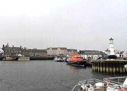 Havna i Kirkwall, et kjent motiv fra mange norske sjøfolk. Foto: Stig Rune Pedersen (2019)