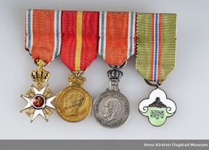 Kirsten Flagstad medaljerminiatyrer.jpg