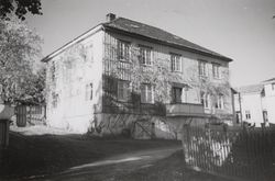 Kiøsterudgården. Foto: Halvor Vreim (1941).