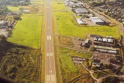 Kjeller flyplass med dagens GA-området nærmest. Det var her Jagerbataljonens hangar var lokalisert. Foto 2020 Martin Bunæs.