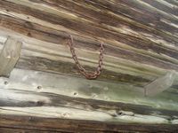 397. Kjetting for oppheng av slakt Numedal.jpg