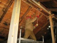 Klargjøring for ny mønebjelke.