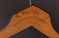 10. Klehengar S. PALTIEL Herrekonfeksjon Trondheim.jpg