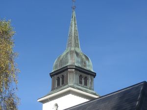 Klemetsrud kirke Oslo 2012 tårn.jpg