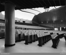 Salen sett fra en av inngangene. Foto: Leif Ørnelund/Oslo Museum (1965).