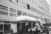 Klingenberggata med inngangen da det var nytt. Foto: Adolf Bech/Museene i Akershus (1938).