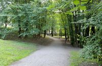 Ved inngangen til Klosterenga fra Grønlands park. Foto: Chris Nyborg (2013).