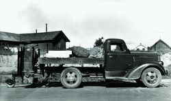 Knottgenerator på lastebilhenger 1943.