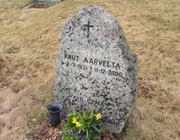 Politikeren Knut Aarveltas gravminne på Veggli kirkegård. Foto: Stig Rune Pedersen