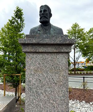 Knut Siems minnesmerke Kristiansund.jpeg