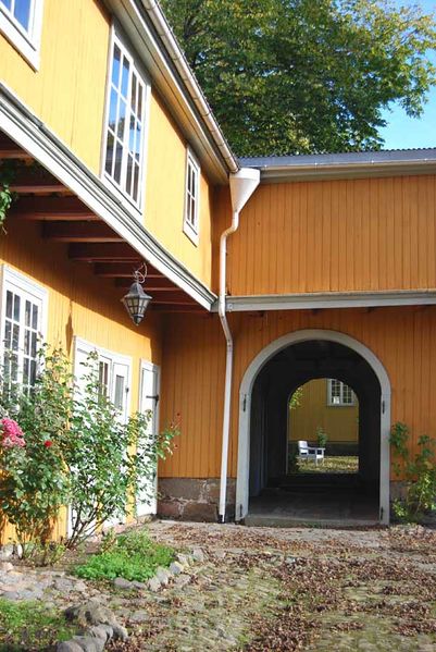 Fil:Kommandantgarden gard.jpg