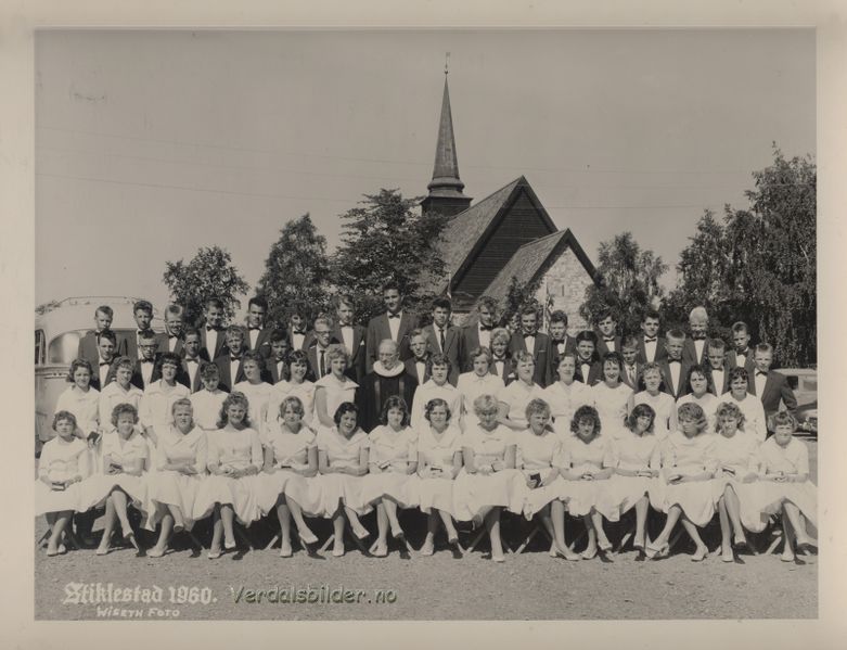 Fil:KonfirmanterStiklestad 26061960.jpg