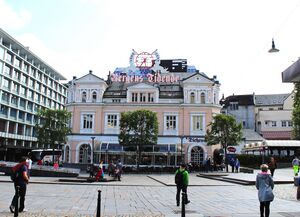 Kong Olav Vs plass Bergen 2015.jpg