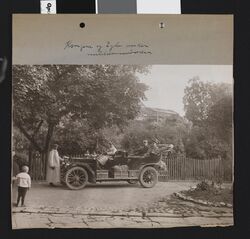 Kongen_og_Eyde_under_militærmanøveren_-_no-nb_digifoto_20160415_00283_bldsa_EYDE00143