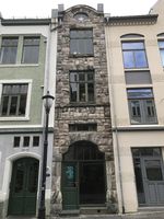 Kongens gate 10b, Ålesunds smaleste bygård. Foto: Elin Olsen.