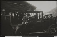 73. Kongeparet ankommer Drammen - no-nb digifoto 20160108 00283 bldsa PK14548.jpg