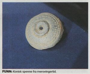 Konisk spenne faksimile Oppland Arbeiderblad 2015.jpg