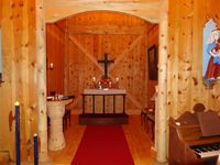 Koret i den nye stavkirka.