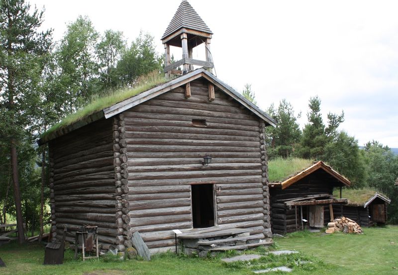Fil:KornmagasinLesja.jpg