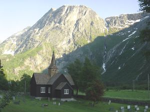 Korskirke-Romsdalen-Norway.jpg