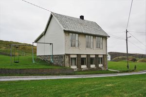 Kråkenes skule 2016.JPG