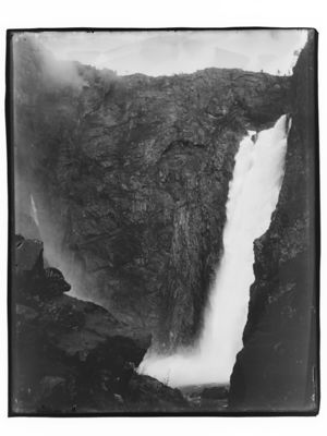 Kraftig foss - NB MS G4 0862.jpg