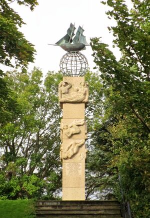 Krigsminnesmerke Farsund.jpg