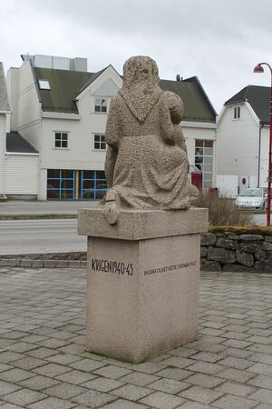 Krigsminnesmerket Liknes 02.JPG