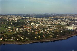 Kristianslyst og Mariero fra sjøsiden nord for stasjonen.jpg