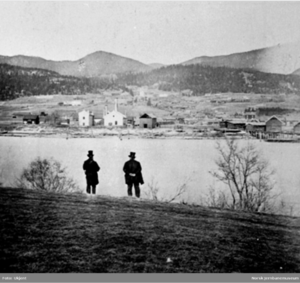 Krokstadelva sett fra Mjøndalen.png