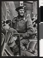 141. Kronprins Olav's inntog i Oslo 13. mai 1945 - no-nb digifoto 20160115 00041 bldsa pk kgl0030.jpg