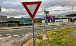 Kryss med Hellaveien og Nybakveien. 2023.