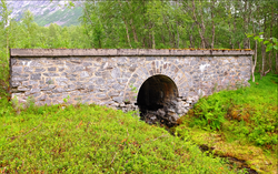 Uferdig kulvert for Nordlandsbanen i Gjerdalen nær Kobbelv. Foto: Frankemann