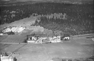 Kvam østre, Kvam S-lag og Kvam Aldersheim.jpg