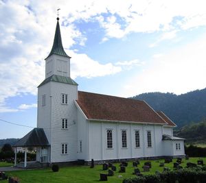 Kvelde kirke.jpg