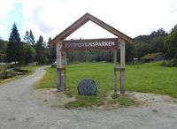 10. Kvernsteinsparken i Hyllestad I.jpg