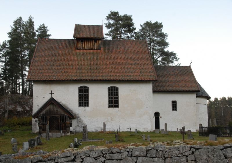 Fil:Kviteseid gamle kirke.jpg