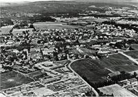 Låkejordet - flyfoto sett fra øst 1950.