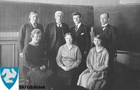 2. Lærere ved Kontra skole 1928.jpg