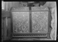 422. Løk, 1 kiste detalj 1858 - no-nb digifoto 20151201 00020 NB MIT FNR 05450.jpg